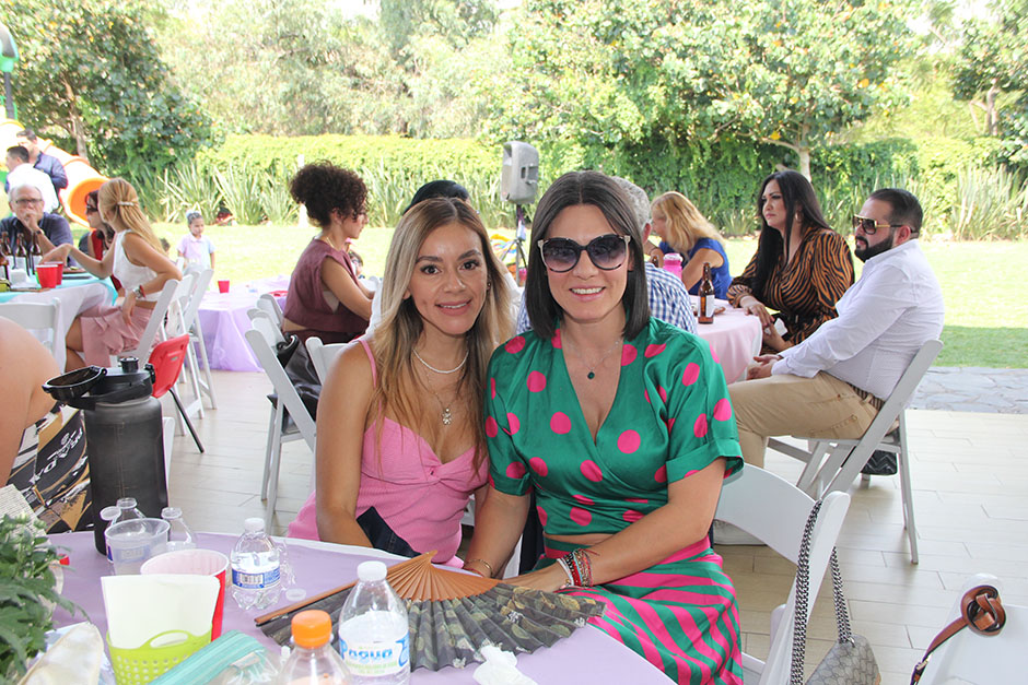 Berenice de Santiago y Helena Orozco.