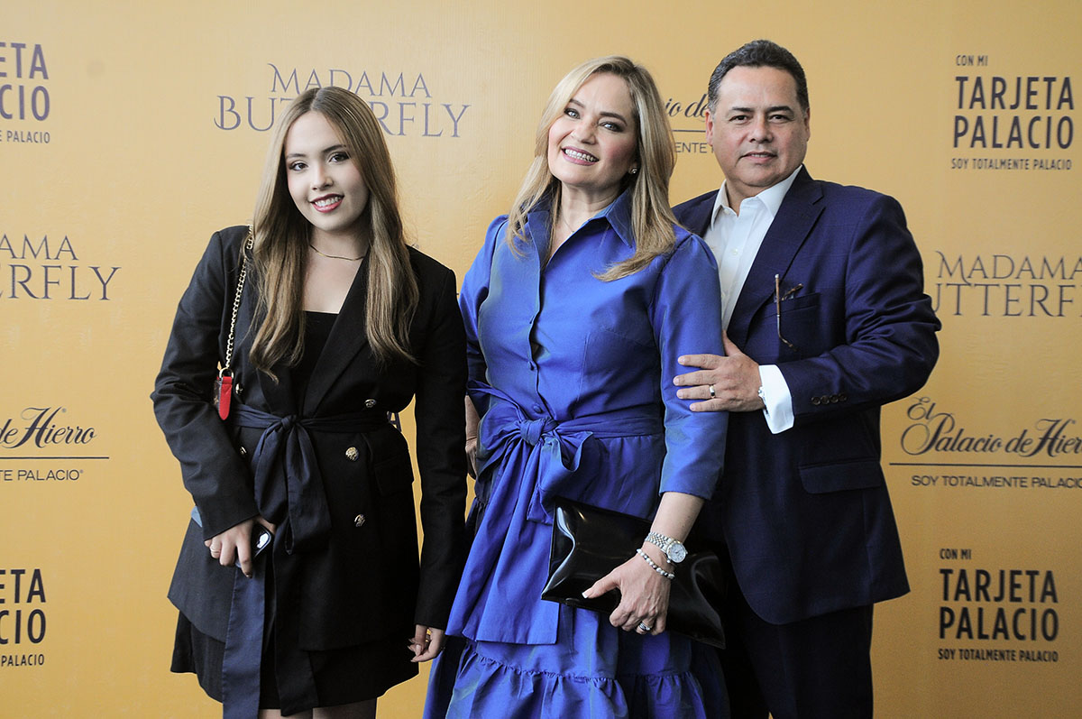 01 Gabriela Torres, Rossy Garbez y Edgar Torres