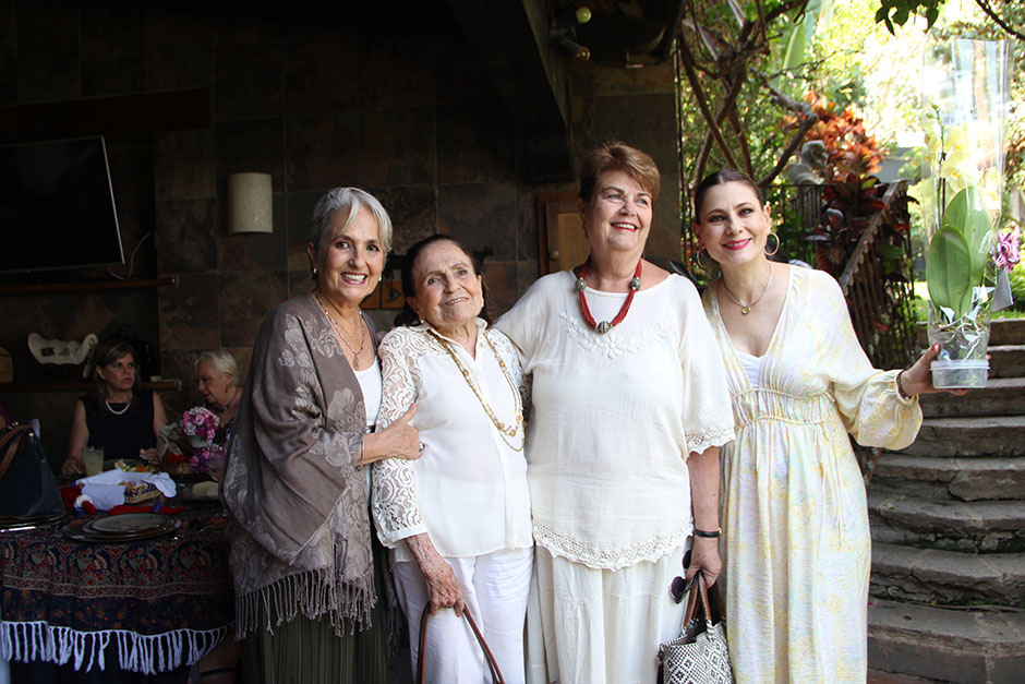 Gaby Gómez Verea, Gabriela Aguilar, Susana Ochoa y Atenas Araya.