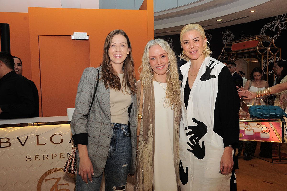 01 Nicole Pourroy, Ana Lambarri y Michelle Pourroy