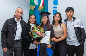 Ceremonia de graduación de los egresados de la Universidad de la Salud UNSA