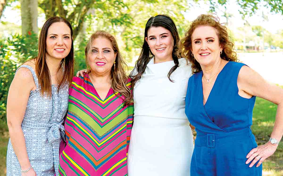 CECILIA VALDEZ, ILIANA MOSES, ANGÉLICA FERNANDA LÓPEZ Y ANGÉLICA ESQUEDA