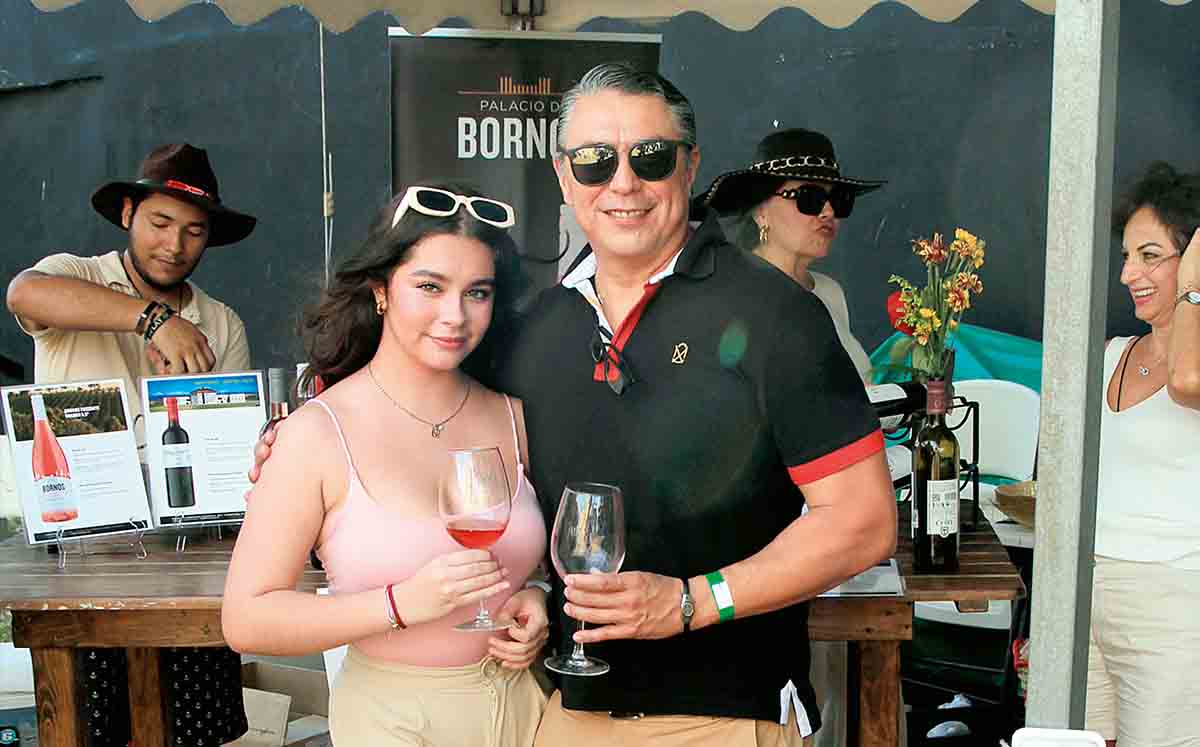 CAMILA VELÁZQUEZ Y ERICK VELÁZQUEZ
