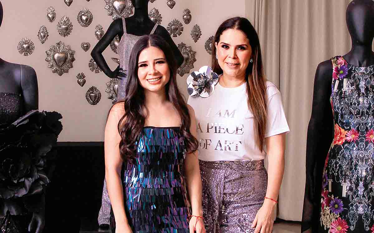 SABRINA MORALES Y ADRIANA DE MORALES