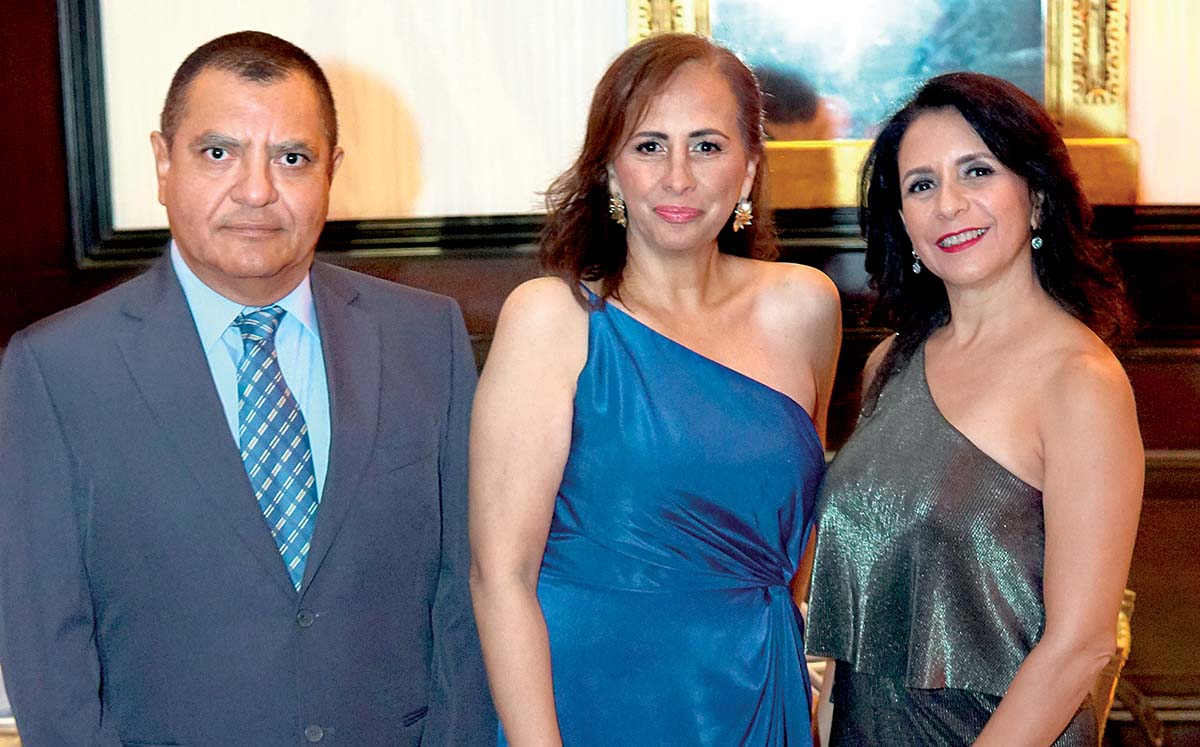BENJAMÍN SOTELO, LAURA CASTILLO Y ROCÍO NAVARRO
