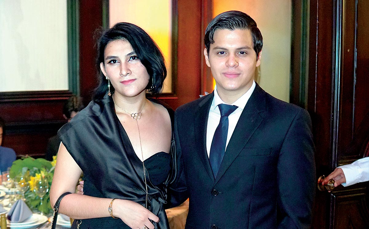 AURA ESCOTO Y MARCO VILLARREAL