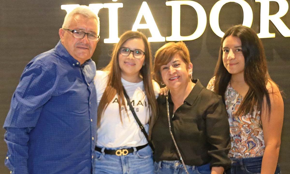 Gonzalo Sánchez, Mariel Sández, Araceli Hernández y Laura Candelaria