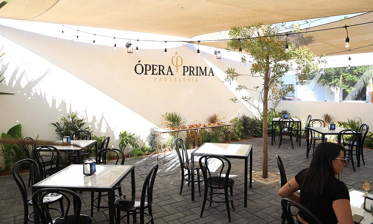 Terraza Ópera Prima Pastelería