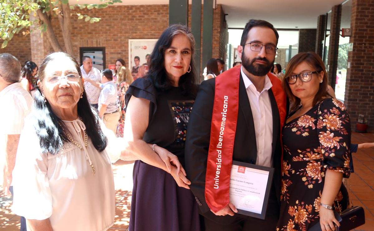 Emma, Lorena, Oswaldo y Amaya
