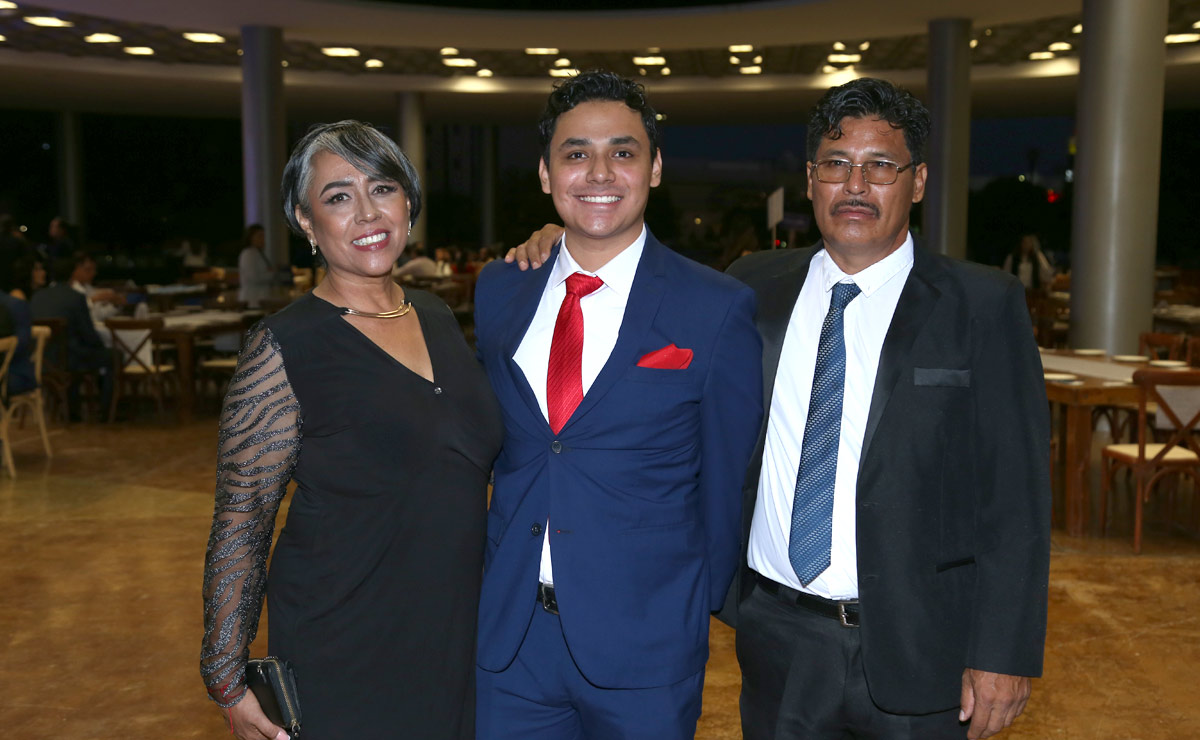 Alejandra, Martín y Martín