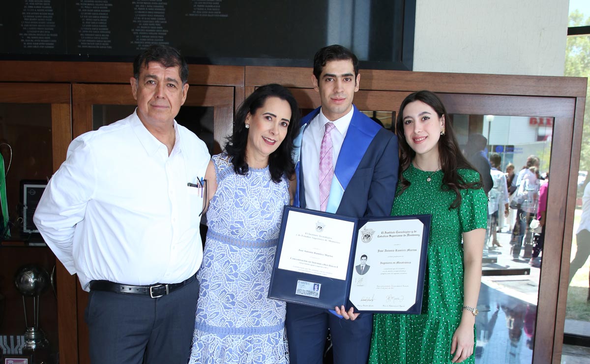 Antonio, Susana, José Antonio y Camila