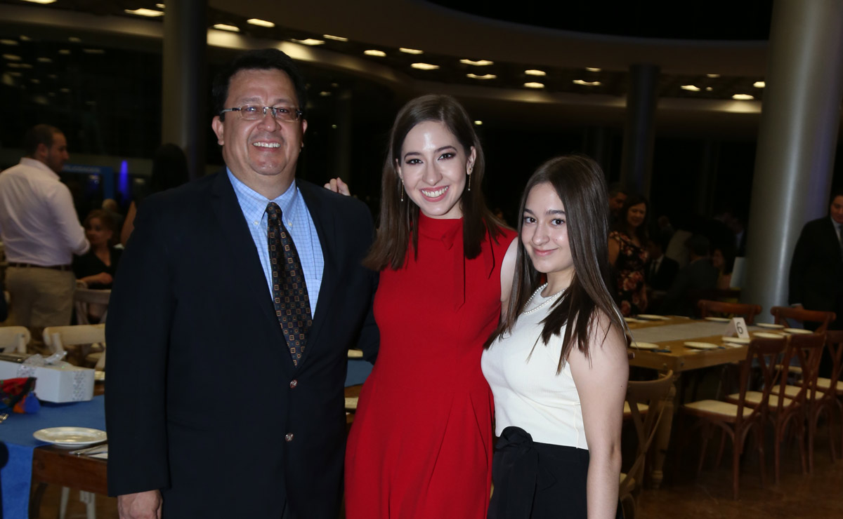Carlos, Natalia y Regina