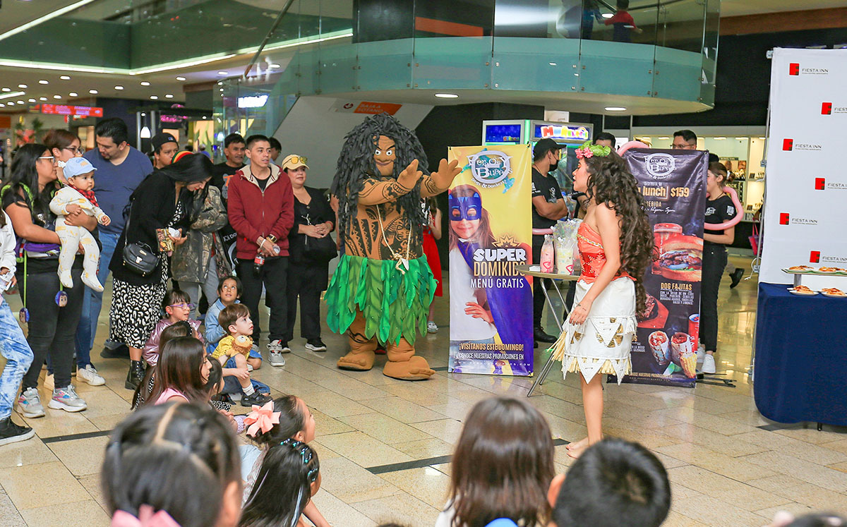 Espectáculo de Moana en Plaza Central