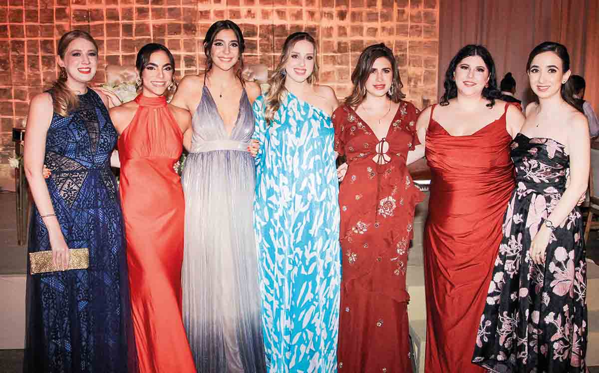 HEATHER LINKENHOGER, LUCY EDGAR, MARCELA RUIZ, REBECA CONTRERAS, MARÍA ANDREA PAREDES, CRISTINA HEREDIA Y FERNANDA RUIZ