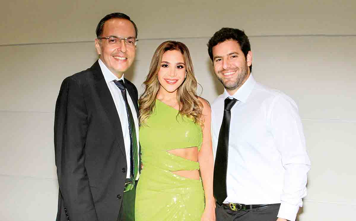 ADRIÁN APARICIO, SANDRA HANUN Y ERNESTO ATIYE