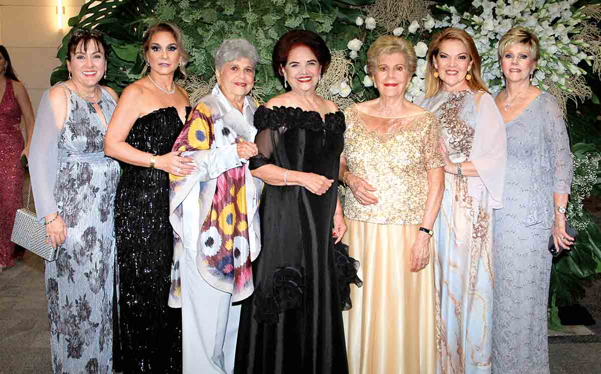 OLGA ASTURIANO, LAURA BEATRIZ GÓMEZ, ROSITA FARÍAS, ELSA BORREGO, HILDA OSORIO, ELVIRA DEL CAMPO Y ANNE FUNCK