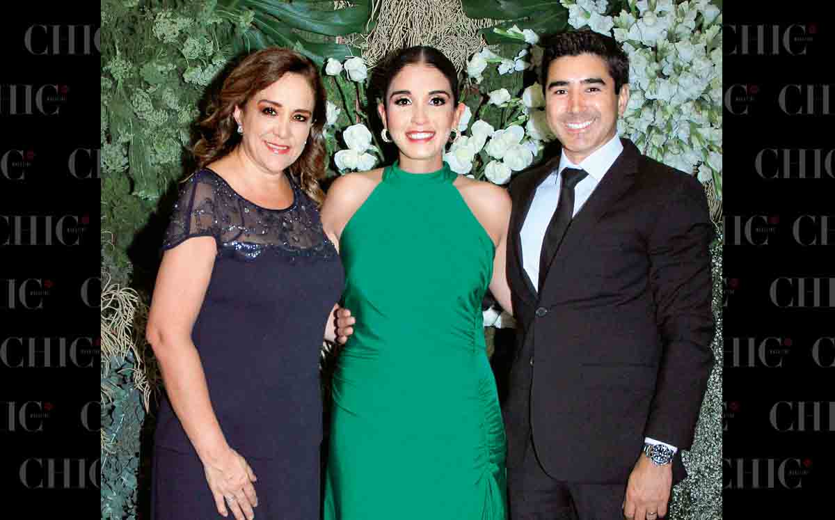 VERO PARRA, PAOLA DESCHAMPS Y ESTEBAN OCHOA