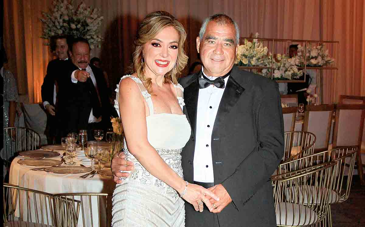 ROSALINDA MORAN Y LUIS TORRES