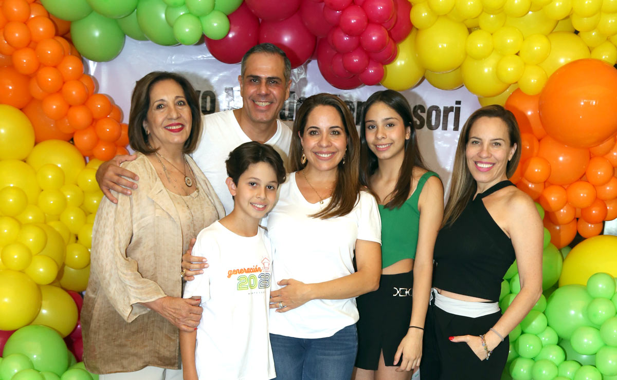 Carmen, Daniel, Memo, Maricarmen, Roberta y Valeria