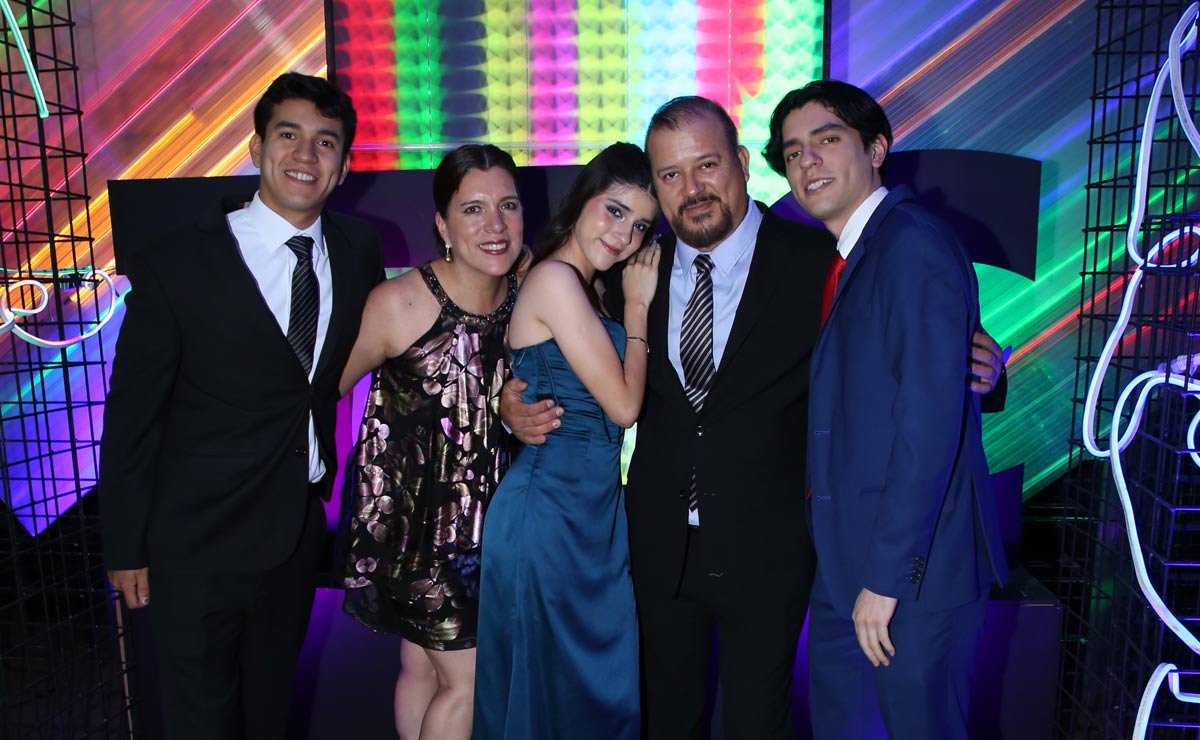 Ángel, Verónica, Valentina, Ángel y Andrés
