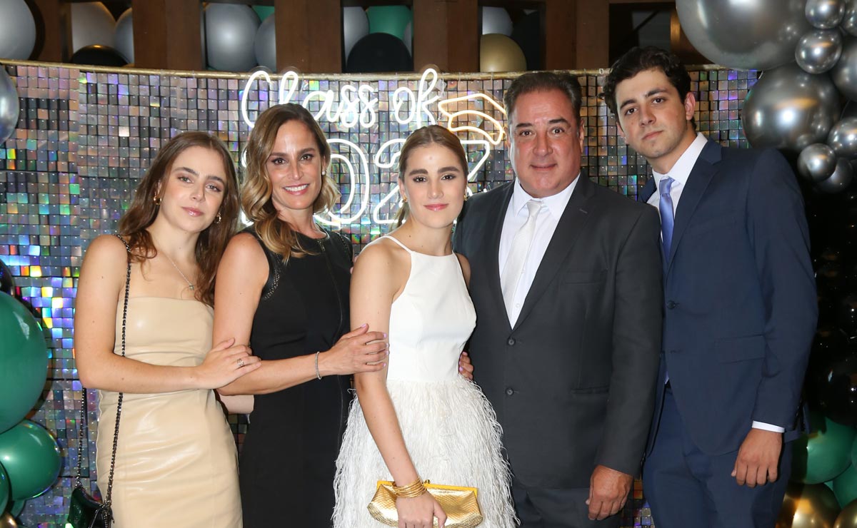 Ángela, Irene, María, Fernando y Fernando