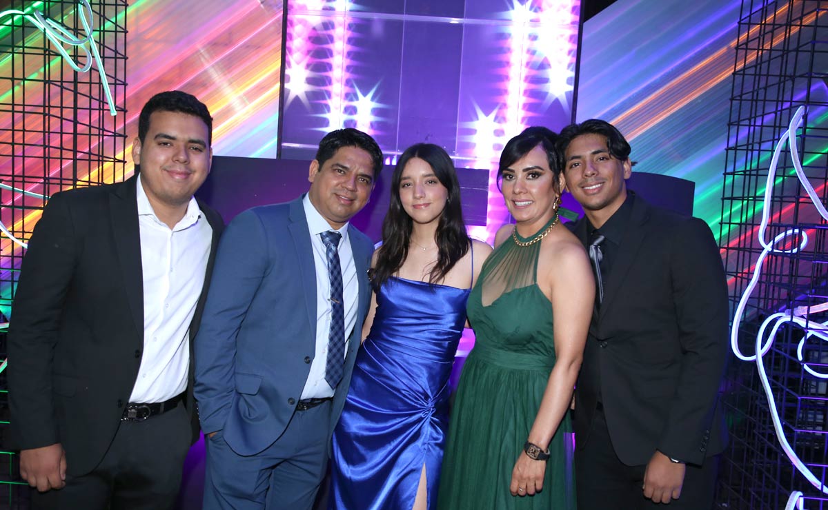 Carlos, Carlos, Melanie, Karla y Yahir