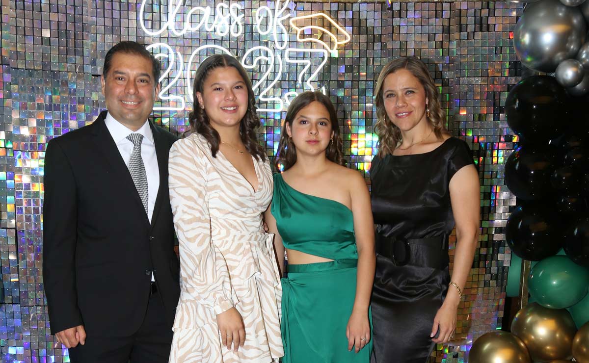 Héctor, Ana Sofía, Natalia y Ana Sofía
