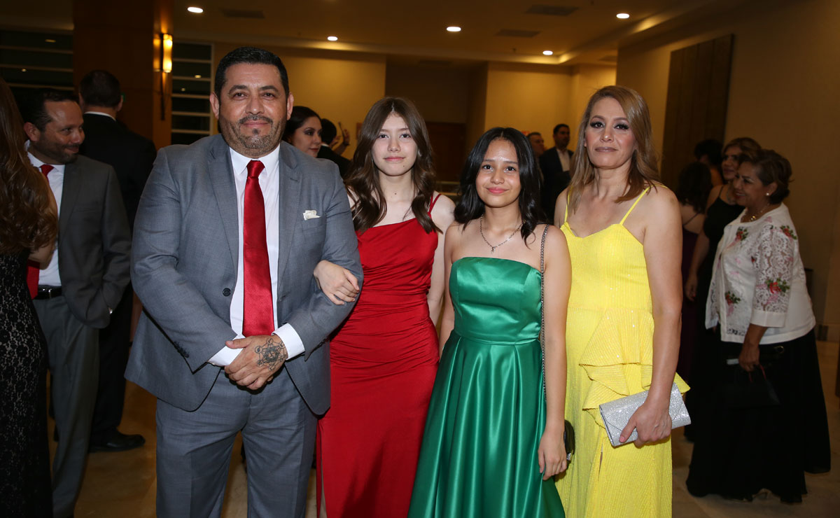 Luis Noé, Abby, Sofía y Verónica