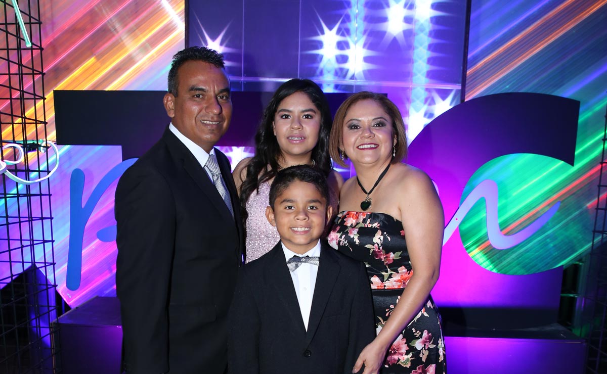 Mauricio, Ana, Yael y Beatriz