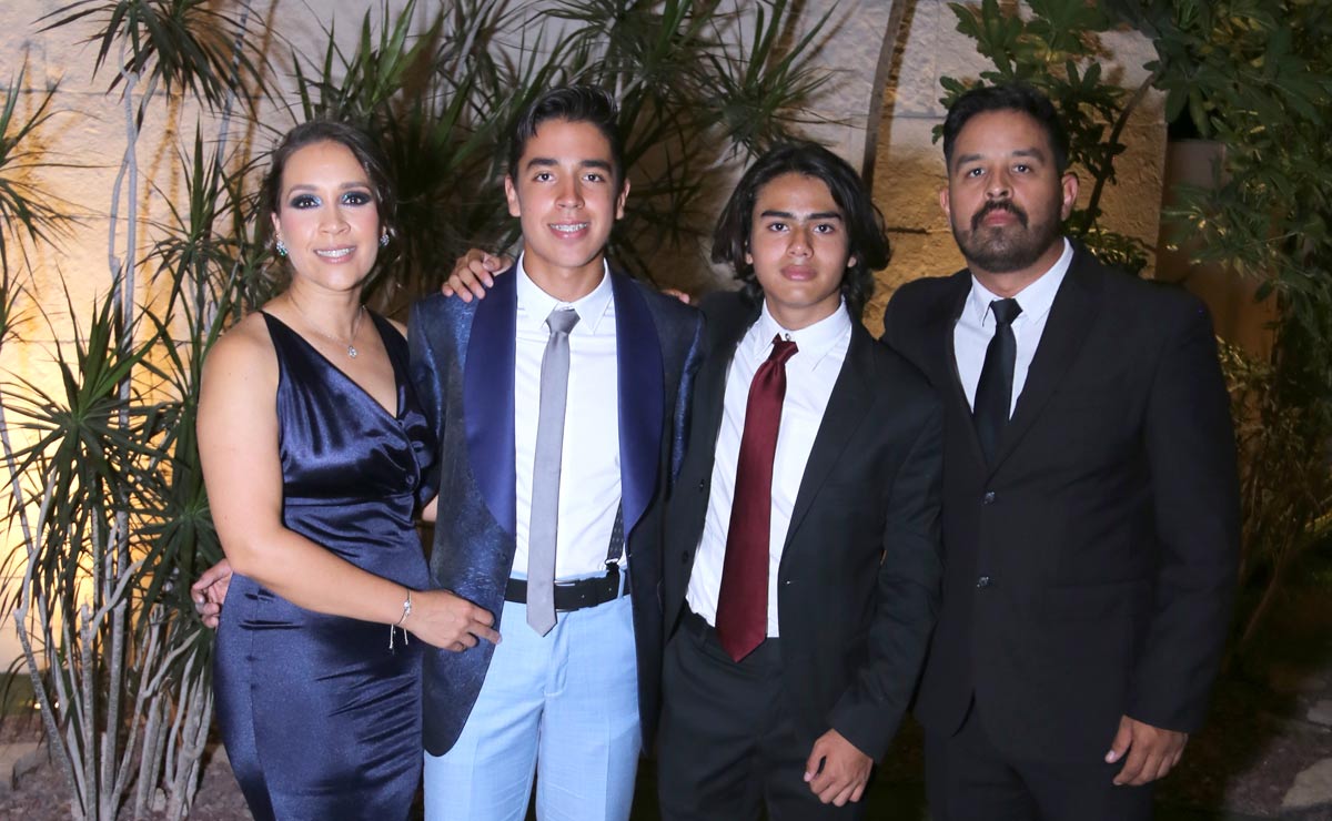 Mónica, Mariano, Paulo y Martín