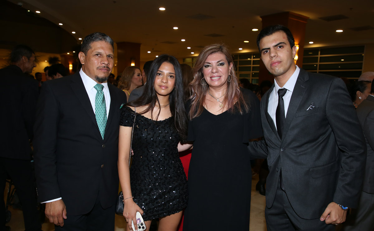 Rubén, Andrea, Paty y Ángel