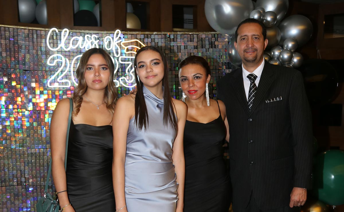 Zambra, Valeria, Olga y Leonardo