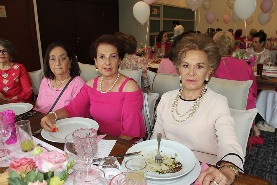 Alicia Alfaro, Marcela Vázquez Rivera y Cristina de González.