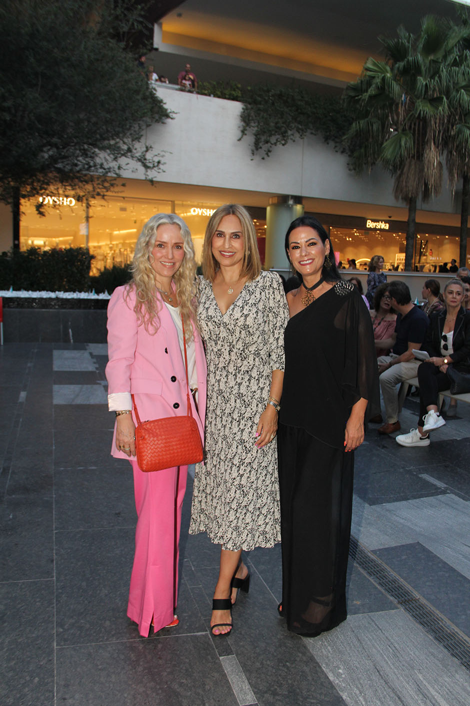 Ana Lambarri, Ana Mendoza y Ana Quezada