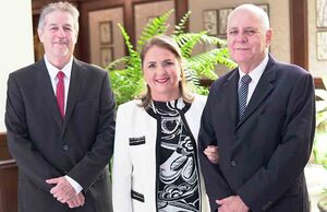 GERMÁN MEZA, BEGOÑA DE AZCÁRRAGA Y CARLOS AZCÁRRAGA
