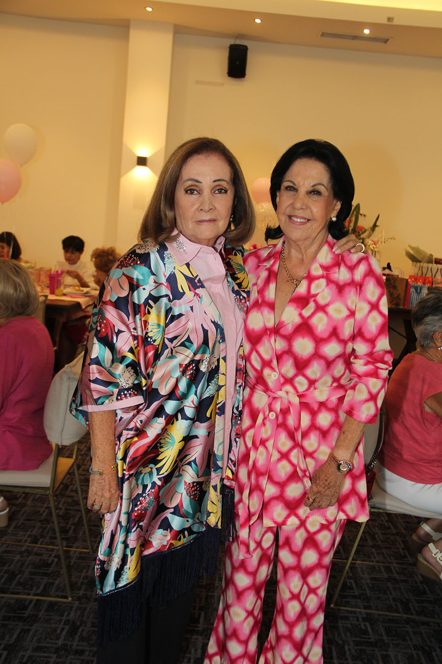 Rosita Watanabe y Cristy Suárez
