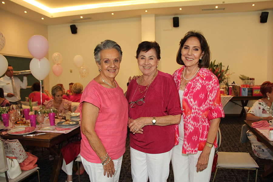 Tata Hecht, Guadalupe Riebeling y Yolanda Rossette