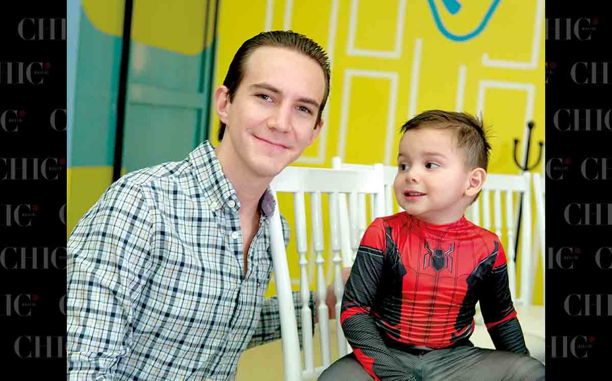 JORGE LUIS TINAJERO ACOMPAÑANDO A SU SOBRINO DAVID CORDERO