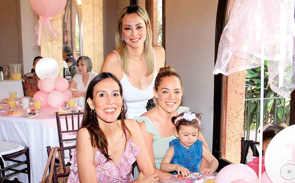 INVITADAS AL BABY SHOWER DE MIRANDA
