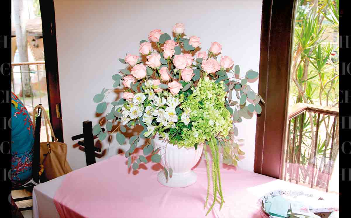HERMOSO ARREGLO FLORAL