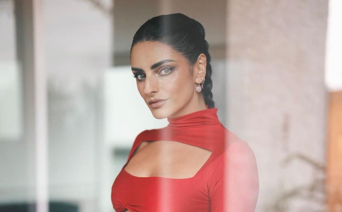 Aislinn Derbez se arriesga en Venecia con exclusivo conjunto nude - CHIC Magazine