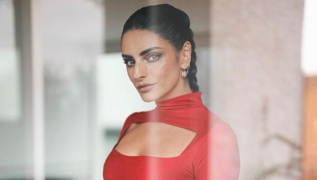 Aislinn Derbez vive incómodo momento en alfombra roja y así reaccionó (Instagram)