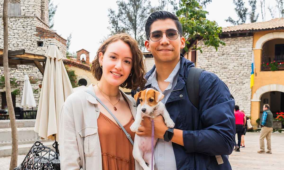 Lety Rosas y Carlos Estrada