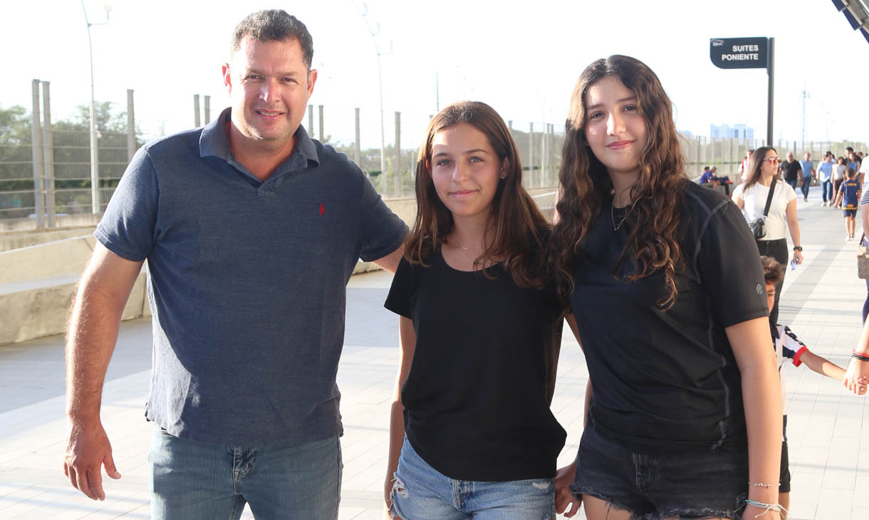 Francisco Candanosa, Paulina González y Daniela Candanosa