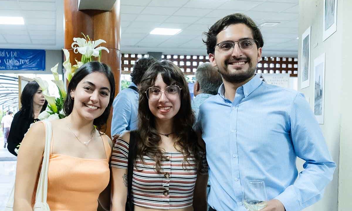 Paloma Sanz, Jaqueline Gallardo y Alejandro Cañedo