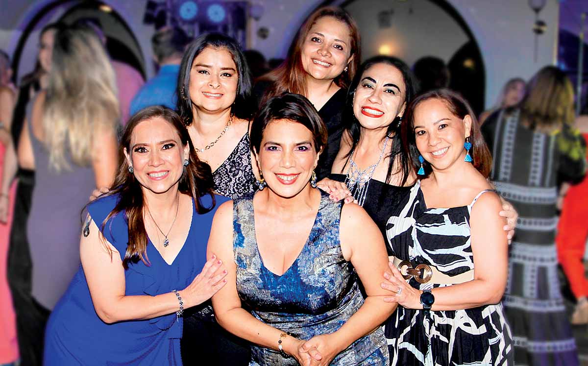 LIZZY DÍAZ, PALOMA PALOMARES, SANDRA IBARRA, CLAUDIA CACERES, RAQUEL DE BARROSO y OFELIA CANTÚ