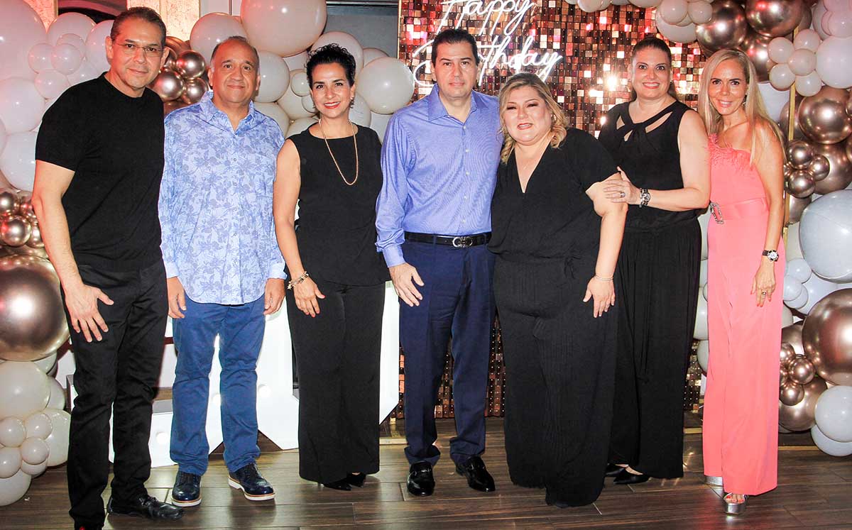 FLORENCIO HERNÁNDEZ, RAFAEL PERALTA, YOLANDA HICKMAN, JORGE DE SOL, SILVIA SANTAMARIA, SANDY ABISAD Y TERE GÓMEZ