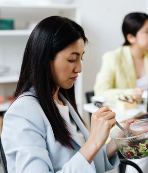 Recetas de snacks saludables para tener energía en la oficina: pexels