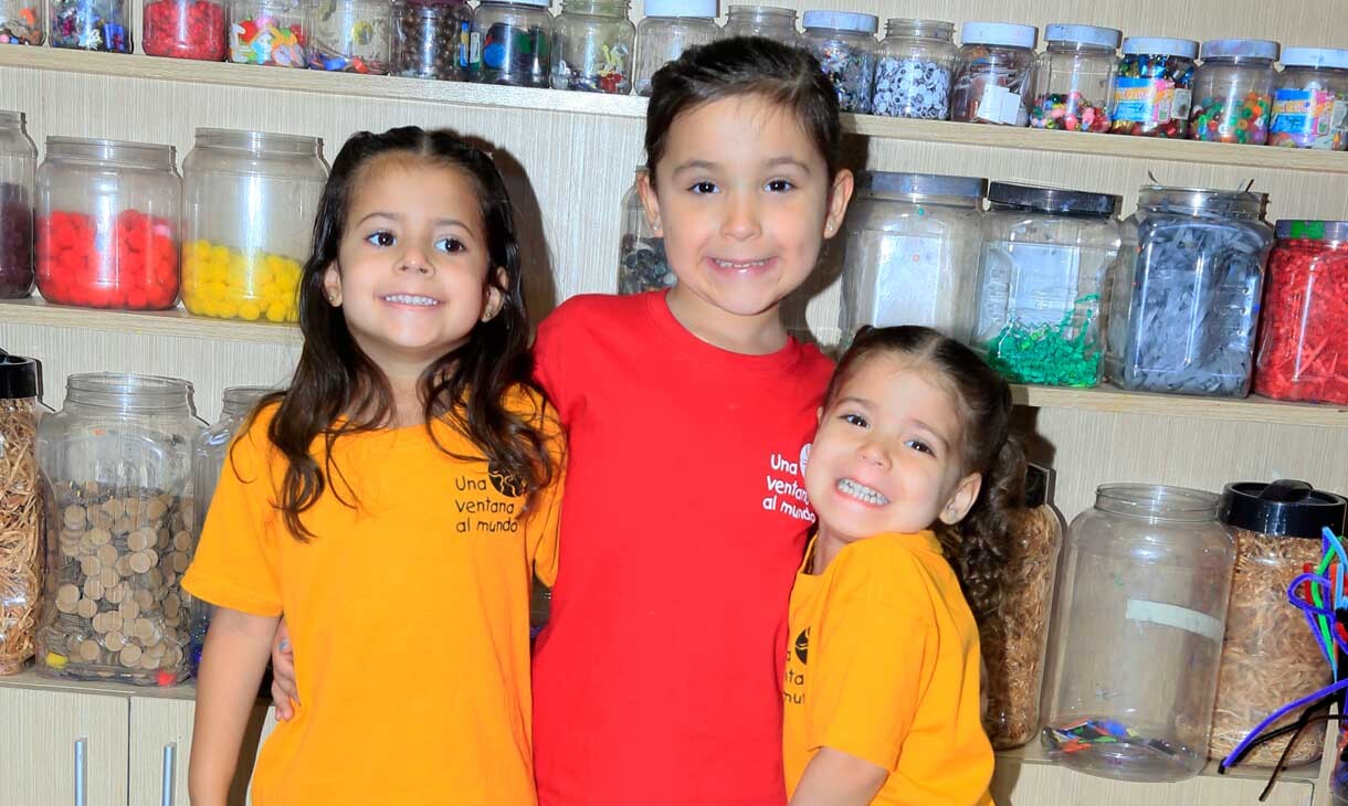 Nicoletta Elizondo, Alexa Lojero y Lia Lojero