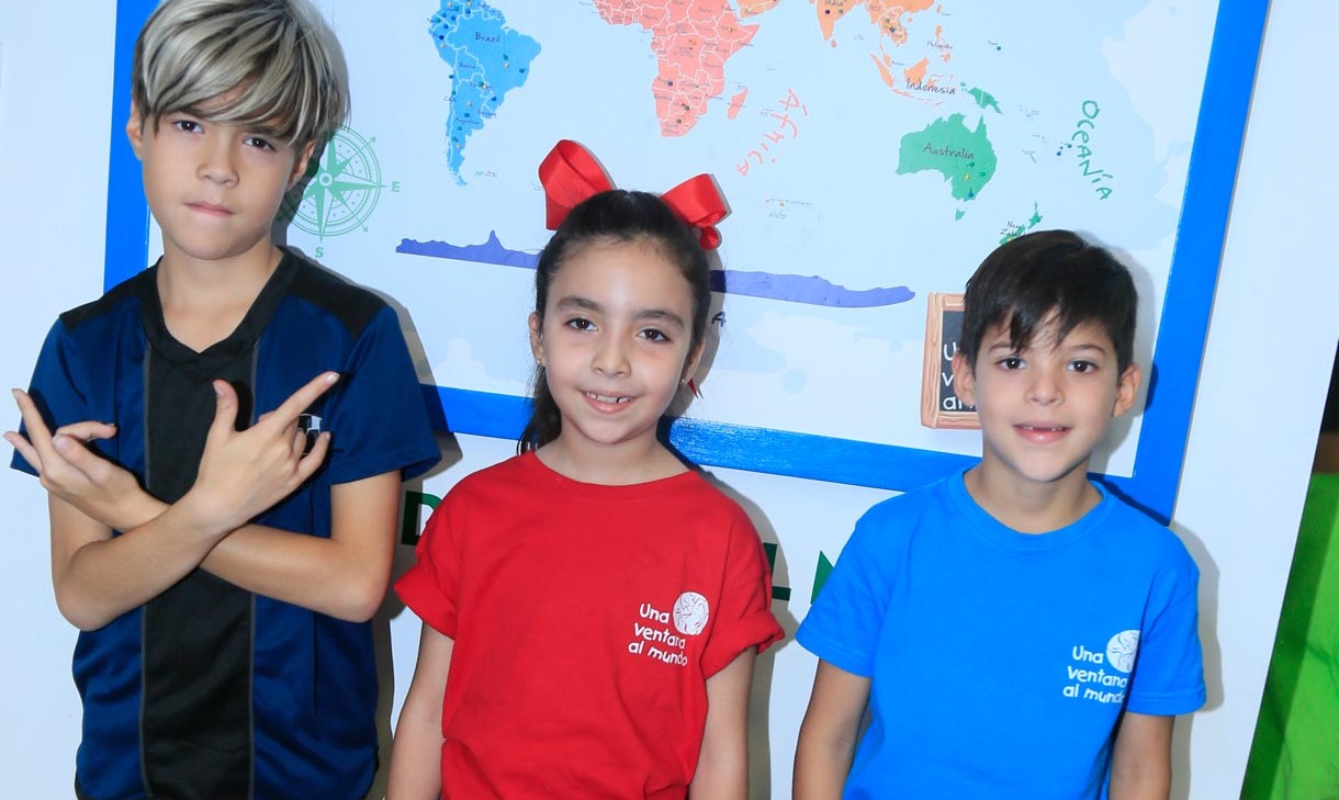 Rodrigo Morán, Sara Barrera y Rodrigo Elizondo